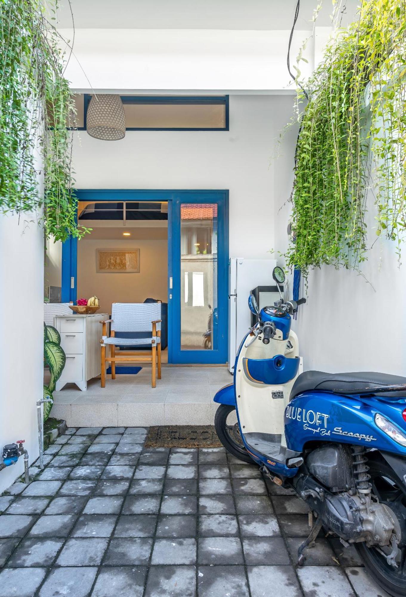 Апартаменты The Blue Loft Seminyak Free Scooter Экстерьер фото